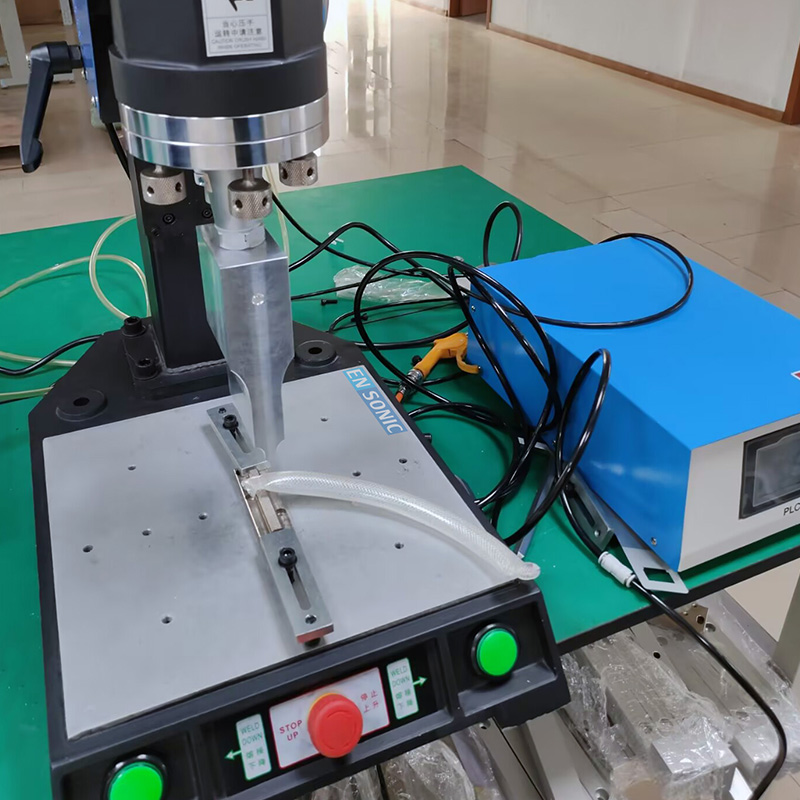 橡胶塑胶软管超声波压合封尾机 (1).jpg