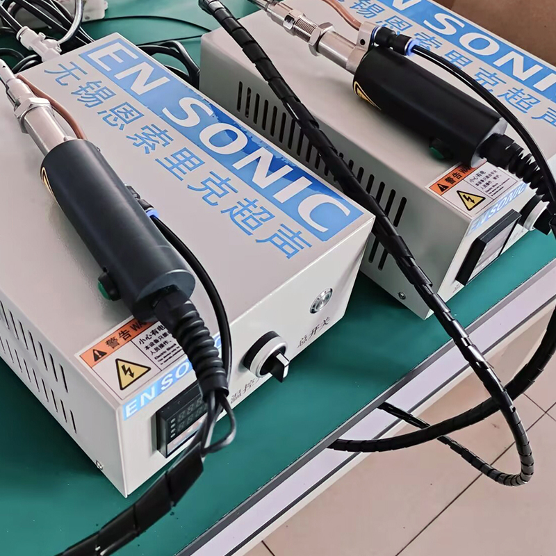 汽车内饰件塑料尼龙盖板热铆点焊机 (2).jpg