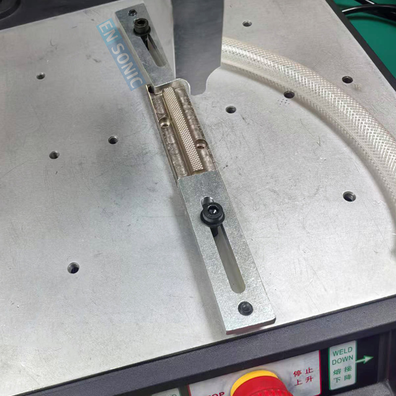 橡胶塑胶软管超声波压合封尾机 (3).jpg