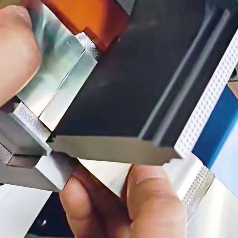 锂电池组件铜带铜箔超声波点焊机 (3).jpg