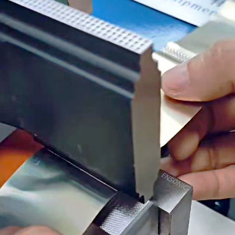 电缆屏蔽层铝合金带铝箔超声波焊接机 (1).jpg